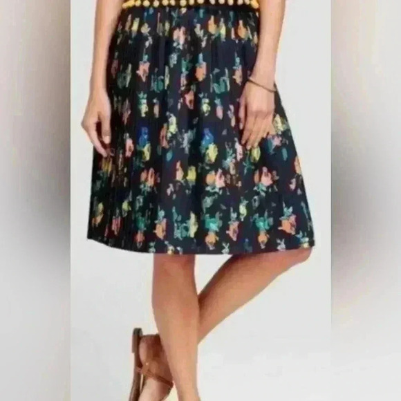 Merona Navy Blue Floral Flowy  Pleated Skirt Size Medium multi colored - Picture 1 of 6